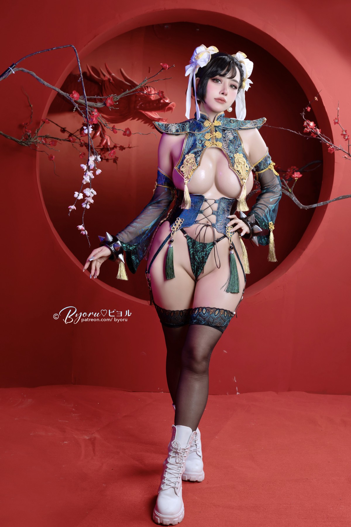 Сексуально притягательный Cosplay 萝莉Byoru Chun-Li 春麗 азиатка раздевается до гола