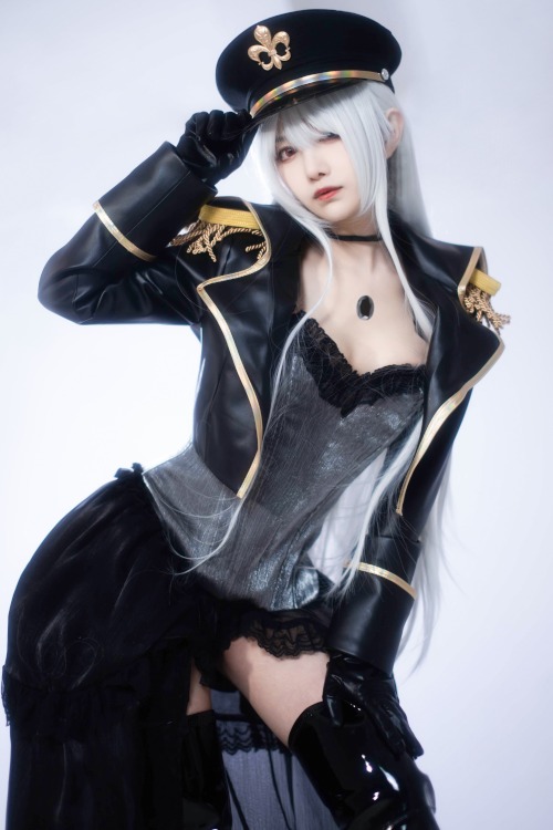 Read more about the article Cosplay Shika小鹿鹿 黑山梗菜